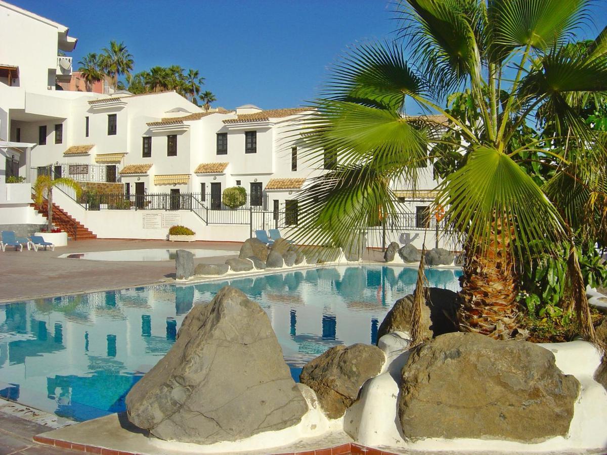 Remarkable 2-Bed House In Chayofa With Pool Kültér fotó